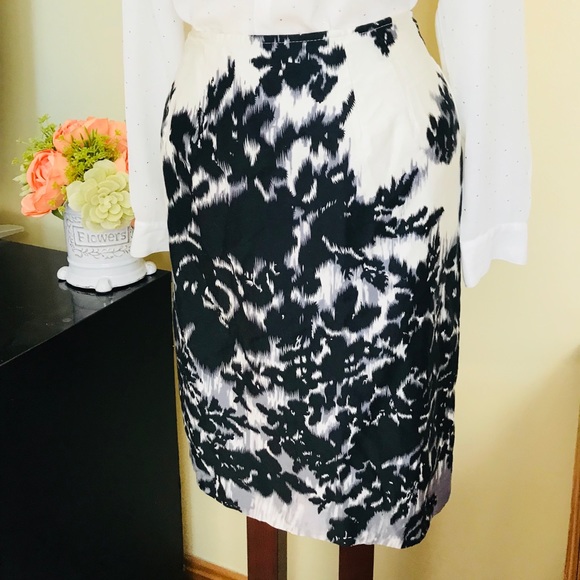 Worthington Floral Pencil Skirt - Picture 5 of 8